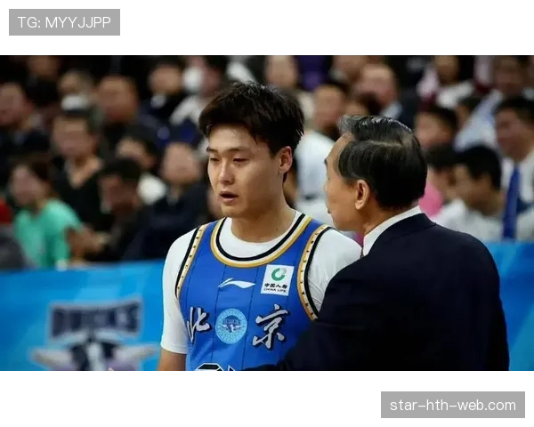 赵睿训练完直接拎着爱马仕去接娃，这谁顶得住啊